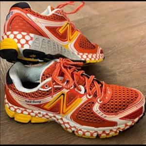 RunDisney new balance Minnie Mouse shoes 8.5 Red, yellow and white. EUC